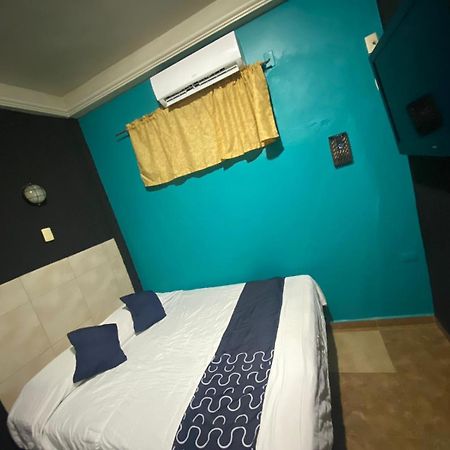 Hotel Torre Монтеррей Экстерьер фото